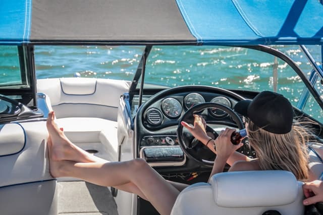 idées evjf evg bateau
