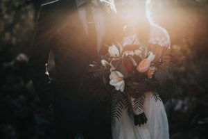 dark and moody wedding mariage